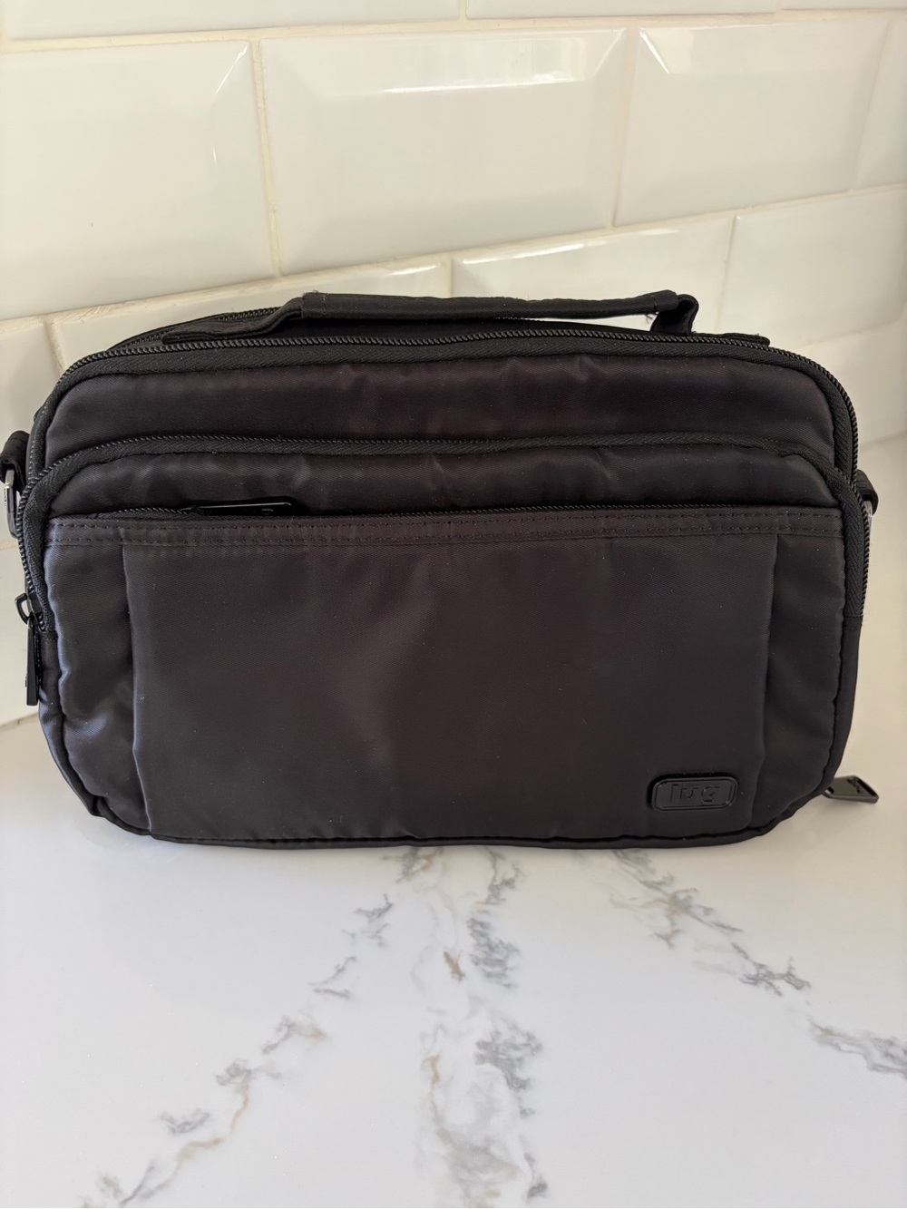 NWOT Lug SCOOP Midnight Black Crossbody Organizer Bag Travel Everyday RFID - Picture 2 of 16